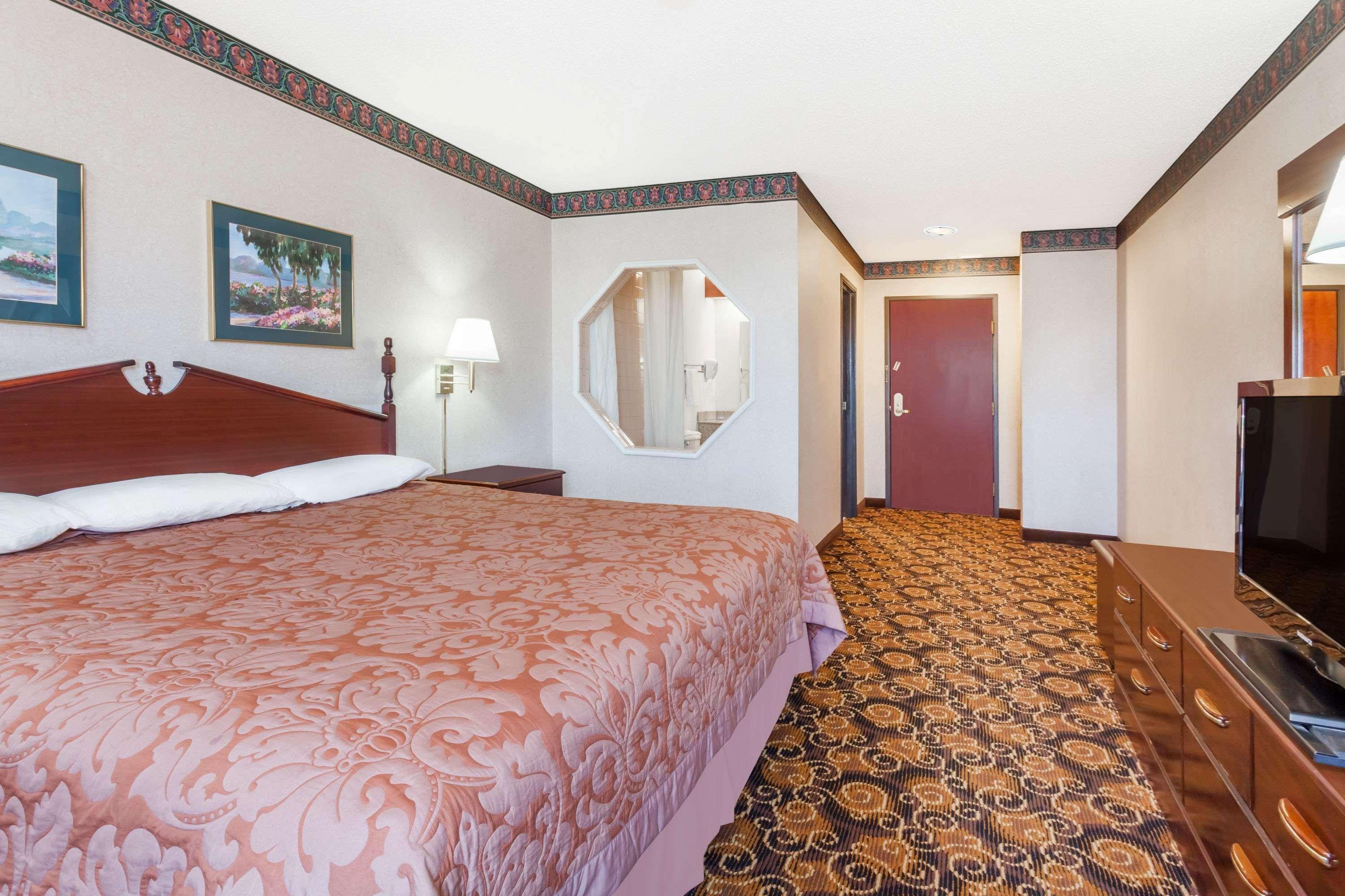 Super 8 By Wyndham Evansville North Stacer Extérieur photo