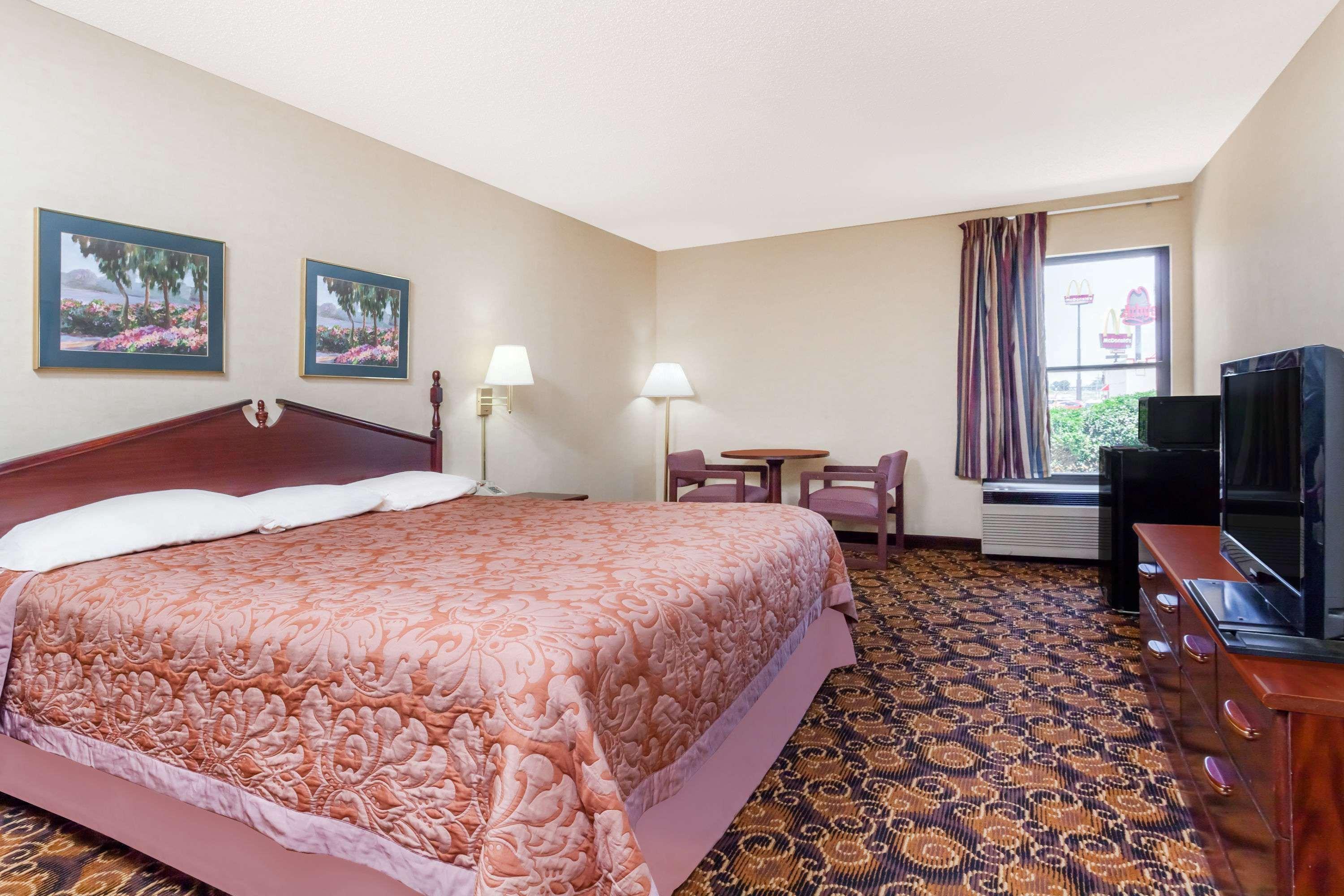 Super 8 By Wyndham Evansville North Stacer Extérieur photo