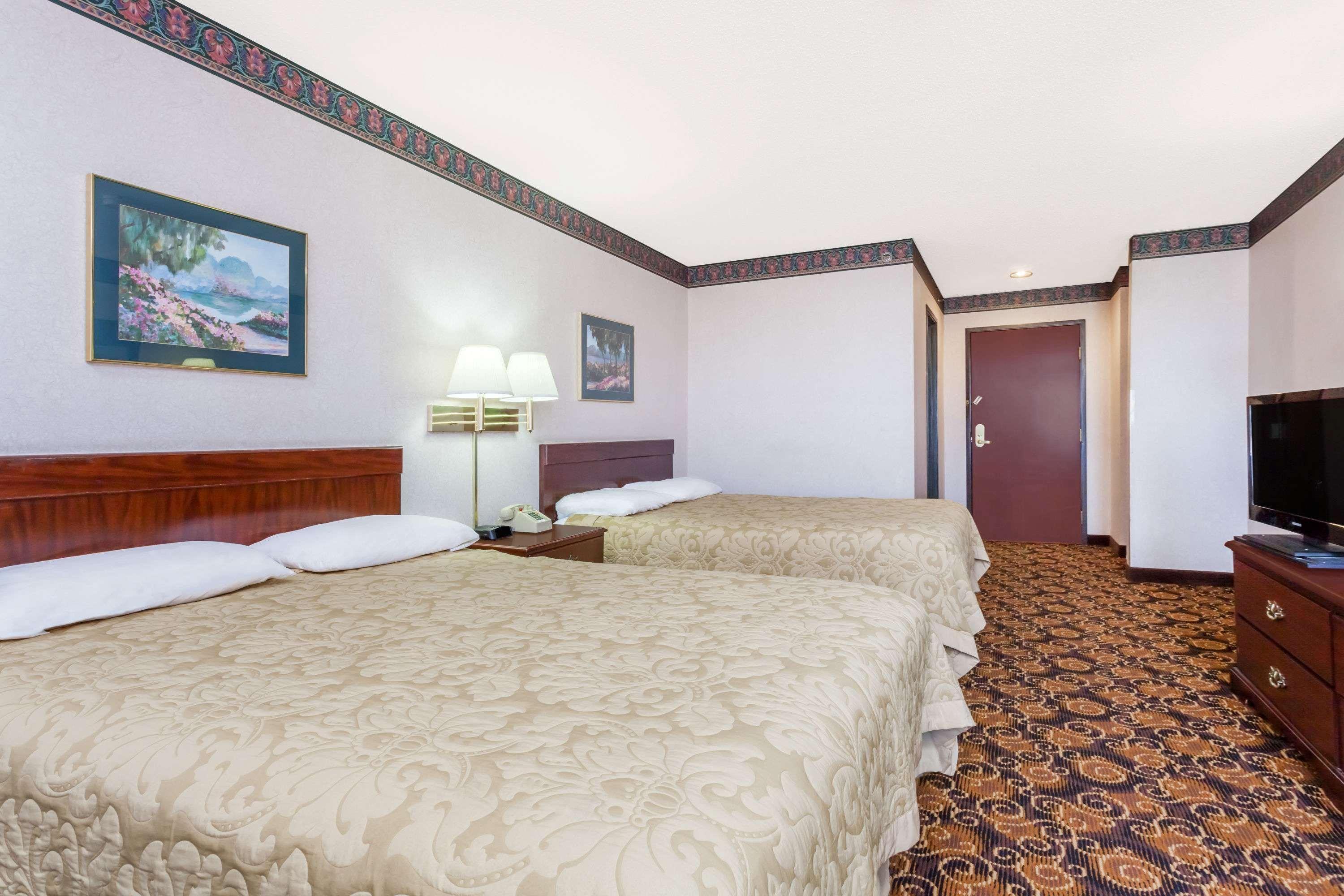 Super 8 By Wyndham Evansville North Stacer Extérieur photo