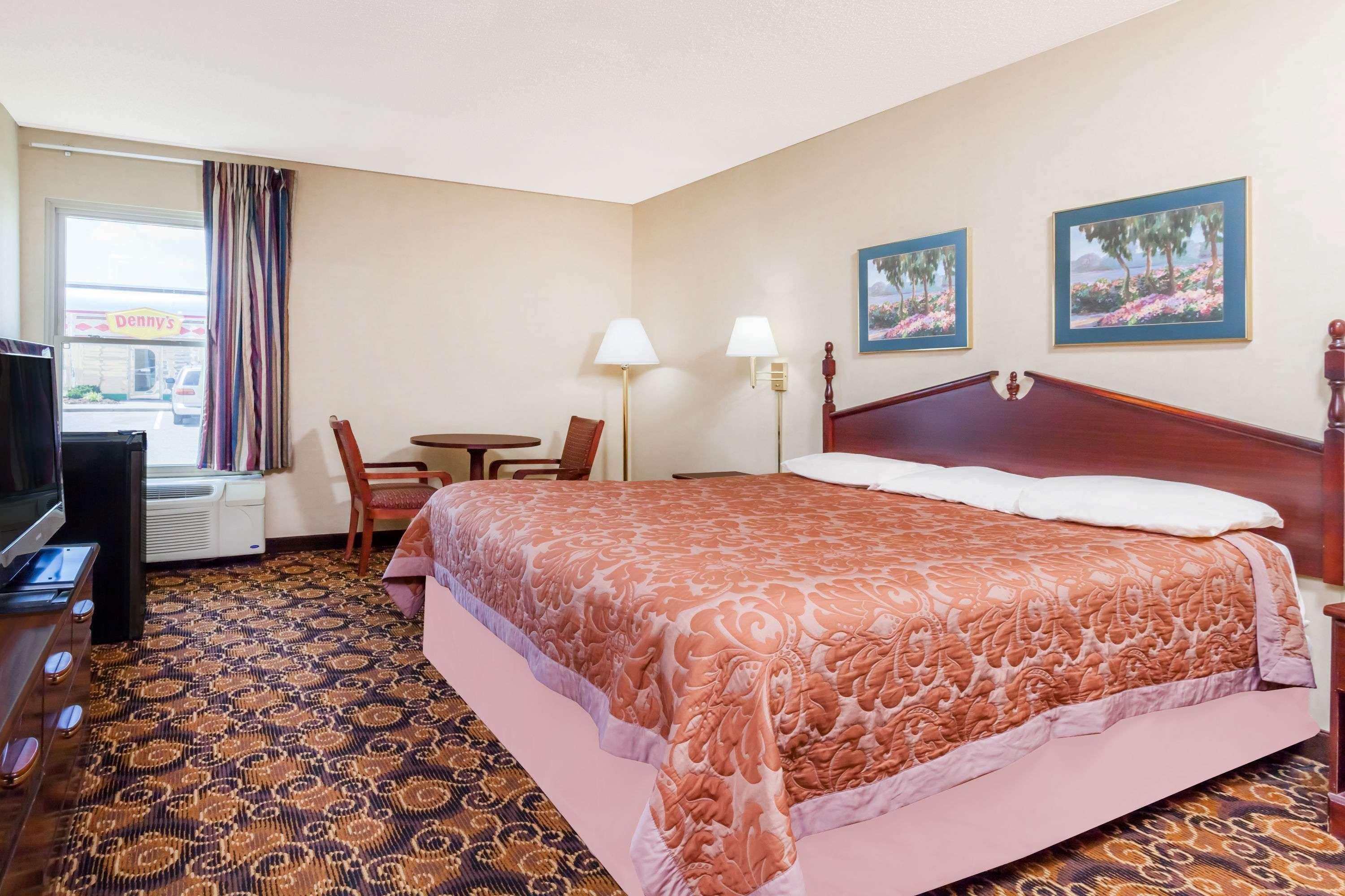 Super 8 By Wyndham Evansville North Stacer Extérieur photo