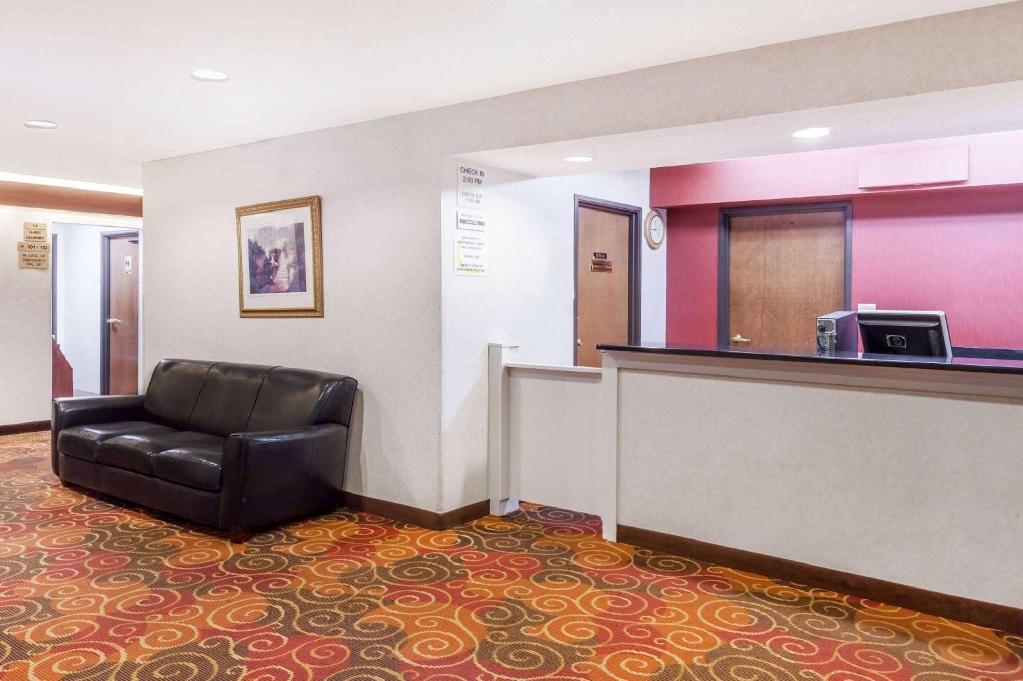 Super 8 By Wyndham Evansville North Stacer Extérieur photo