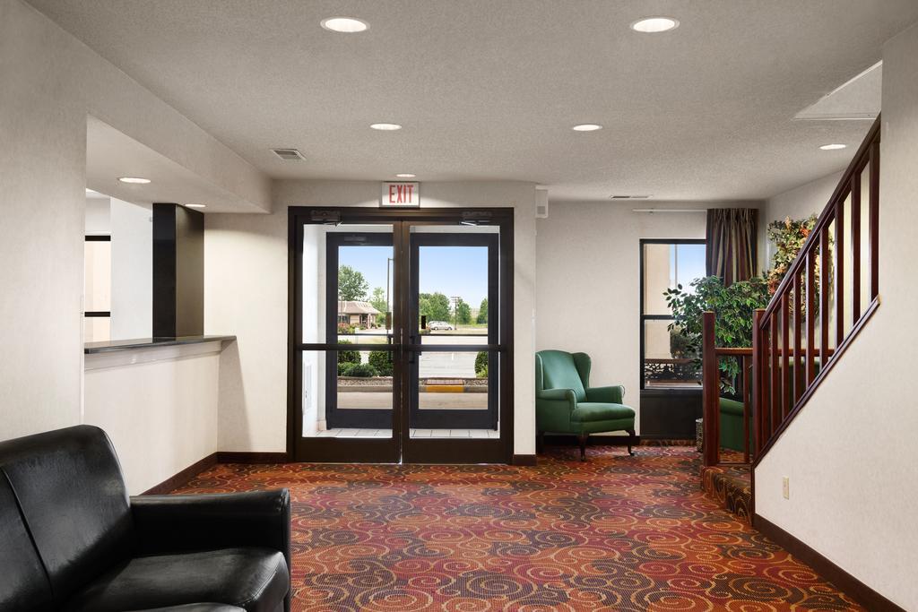 Super 8 By Wyndham Evansville North Stacer Extérieur photo