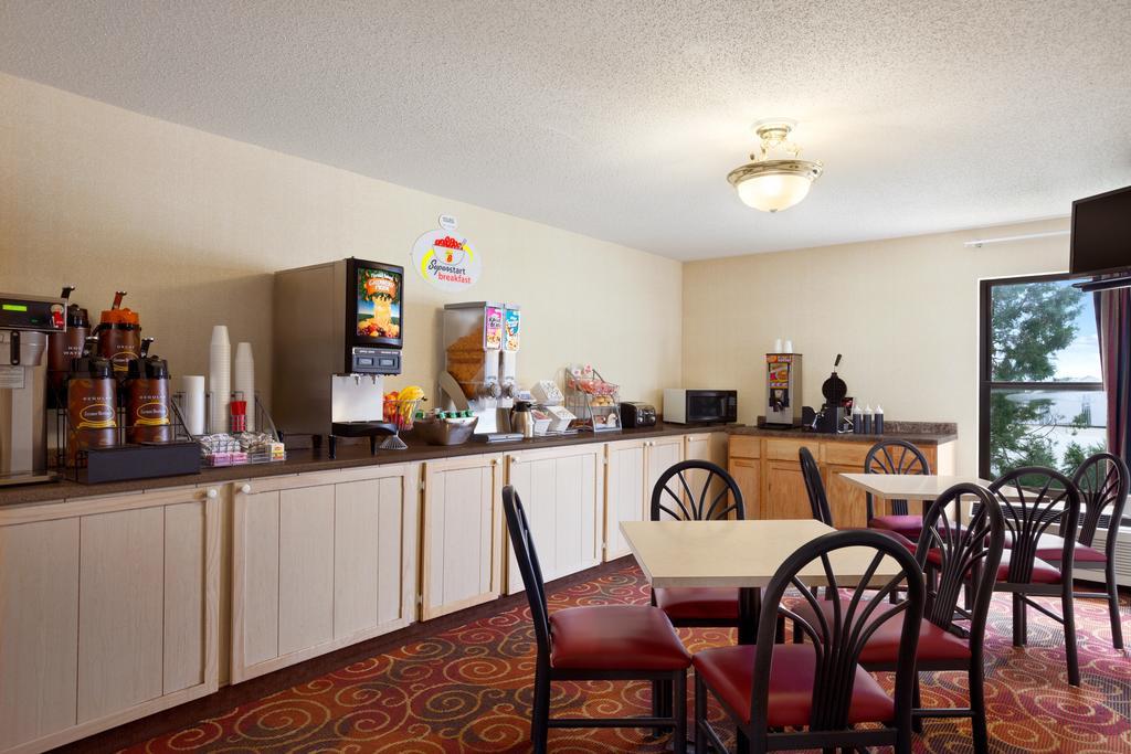 Super 8 By Wyndham Evansville North Stacer Extérieur photo