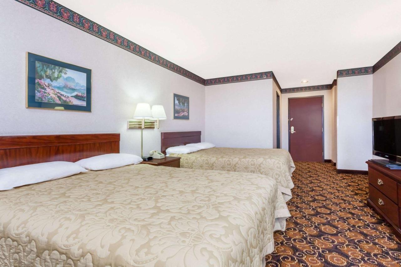 Super 8 By Wyndham Evansville North Stacer Extérieur photo